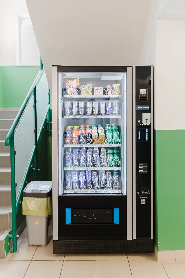 Snack- und Getränkeautomat im Motel Baden